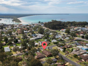 Budget Pet Friendly Home in the Centre of Huskisson, Huskisson